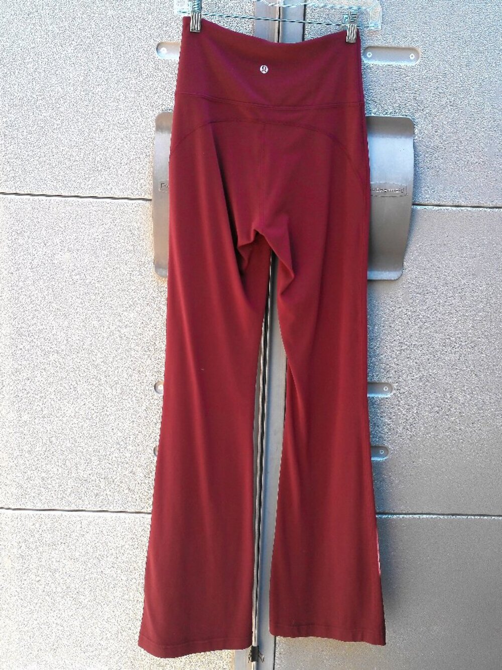 Lululemon Groove Nulu Super High-Rise Flared Pant Size 6 Red Merlot - Picture 2 of 4